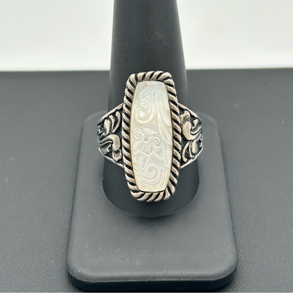 Carolyn Pollack Vintage Sterling Silver Floral Engraved Mother of Pearl Ring